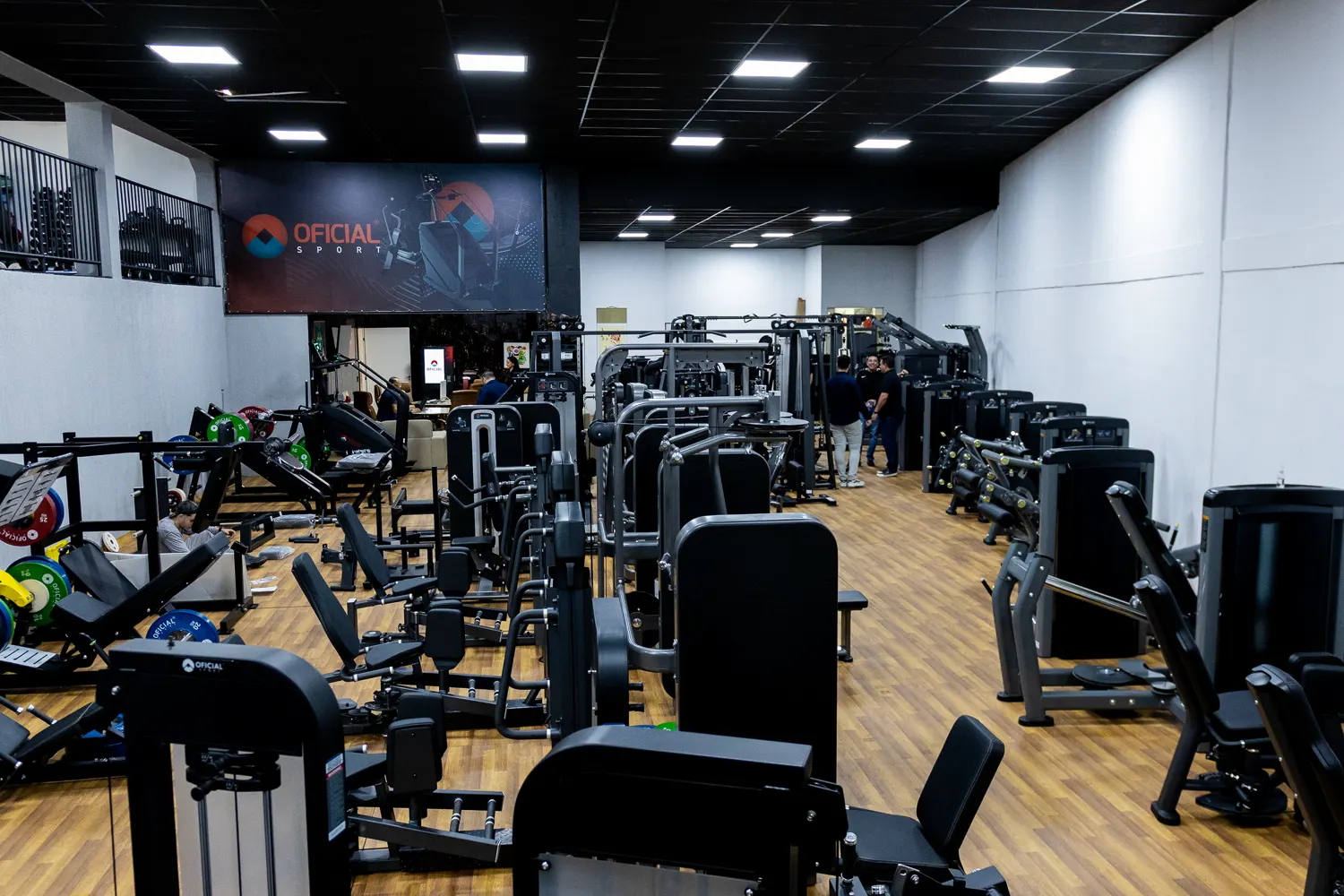 Equipamentos Oficial Sport disponíveis no showroom